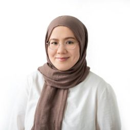 Frau Aleyna Kocakavuk